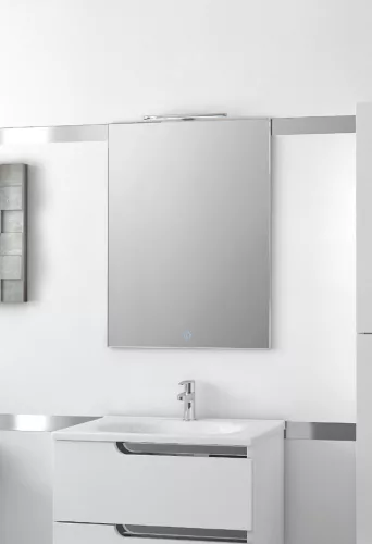 Piramida PERLA 60 G fürdőszobai tükör LED világítással - érintőkapcsolóval - 60 x 80 x 4 cm